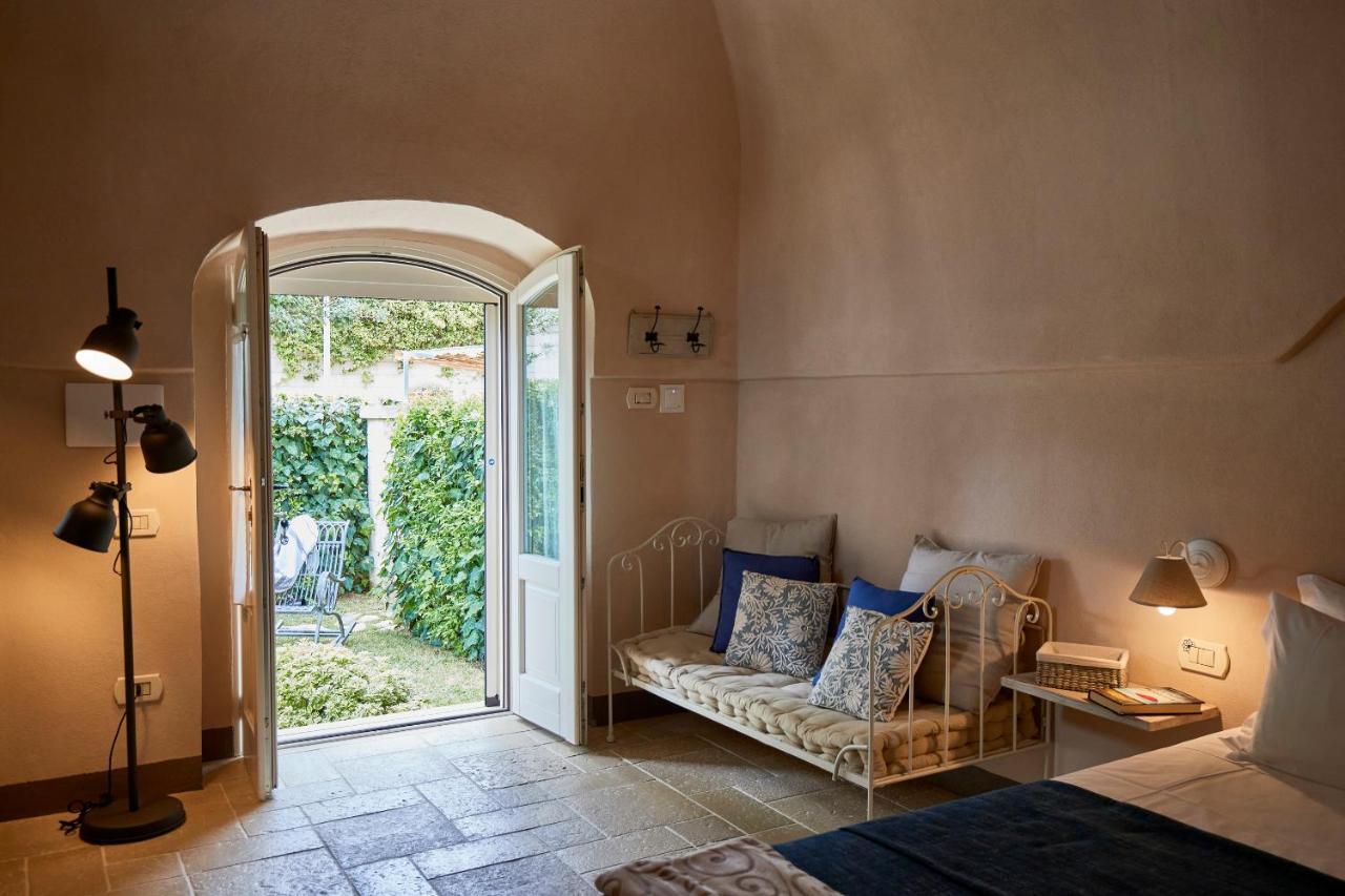 Borgo San Gaetano Bed & Breakfast แบร์นัลดา ภายนอก รูปภาพ