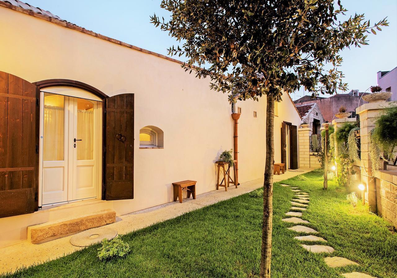 Borgo San Gaetano Bed & Breakfast แบร์นัลดา ภายนอก รูปภาพ